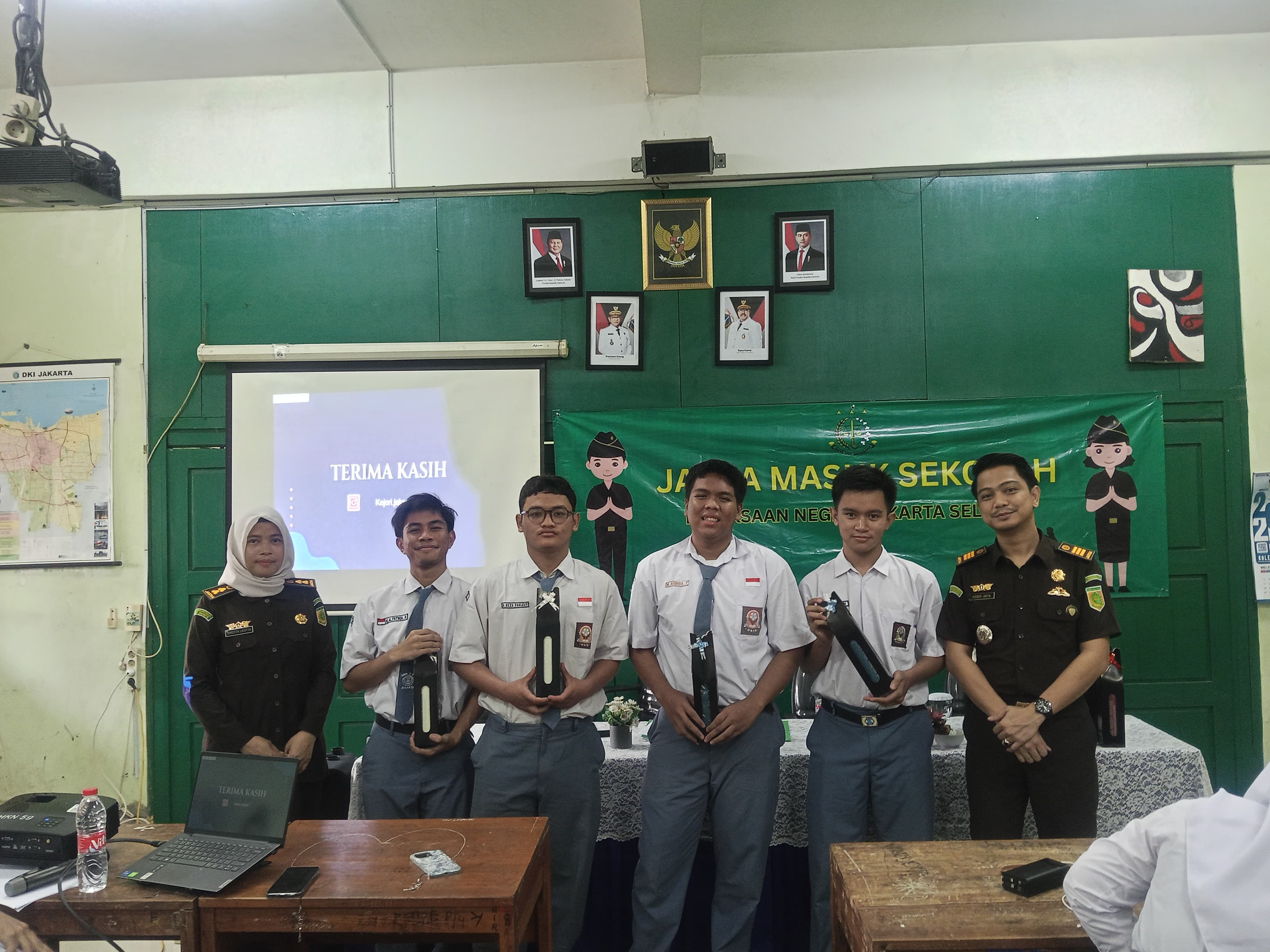 Gedung Sekolah SMA NEGERI 4 JAKARTA